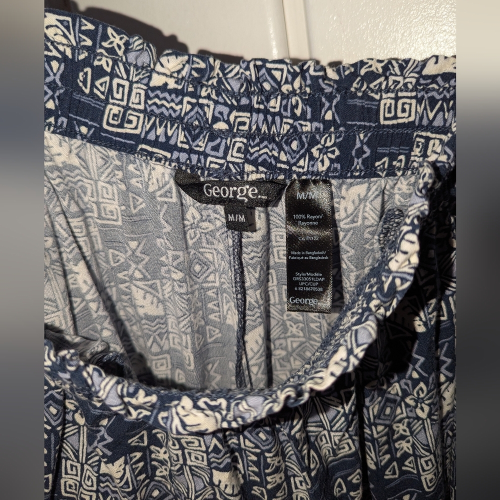 Patterned Flowy Capris - Picture 5 of 5